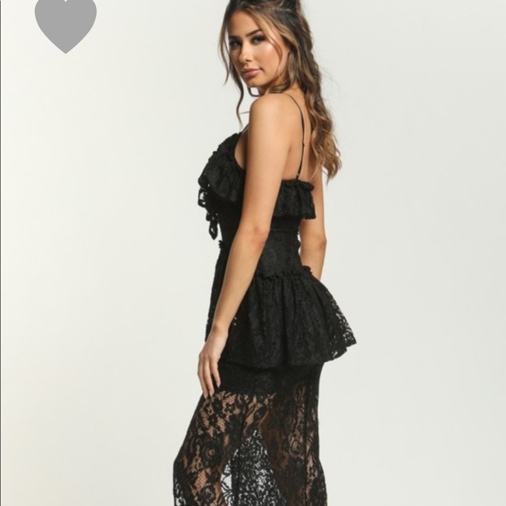Sexy Ruffle Dress - Picture 2 of 9